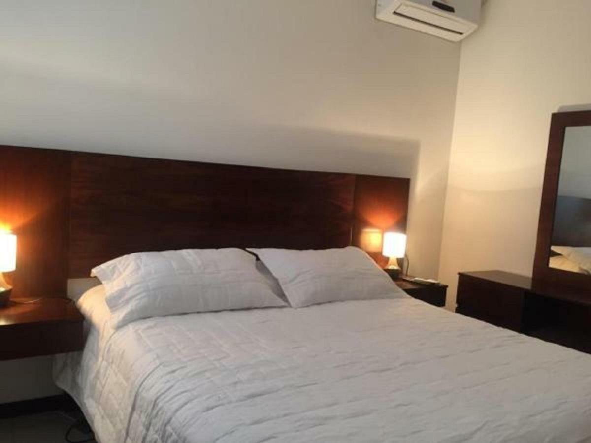 Hermoso Y Unico Apartamento Moderno, En Pleno Centro De Santa Cruz, Con Netflix Wi-Fi De 60 Mb, Estacionamiento Gratis Y Ac En Todos Los Ambientes Санта-Крус-де-ла-Сьерра Экстерьер фото